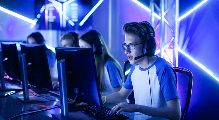 人力资源公司K8凯发国际国际专注文娱及消费品领域的顾问指出如今二次元经济已不是小众经济